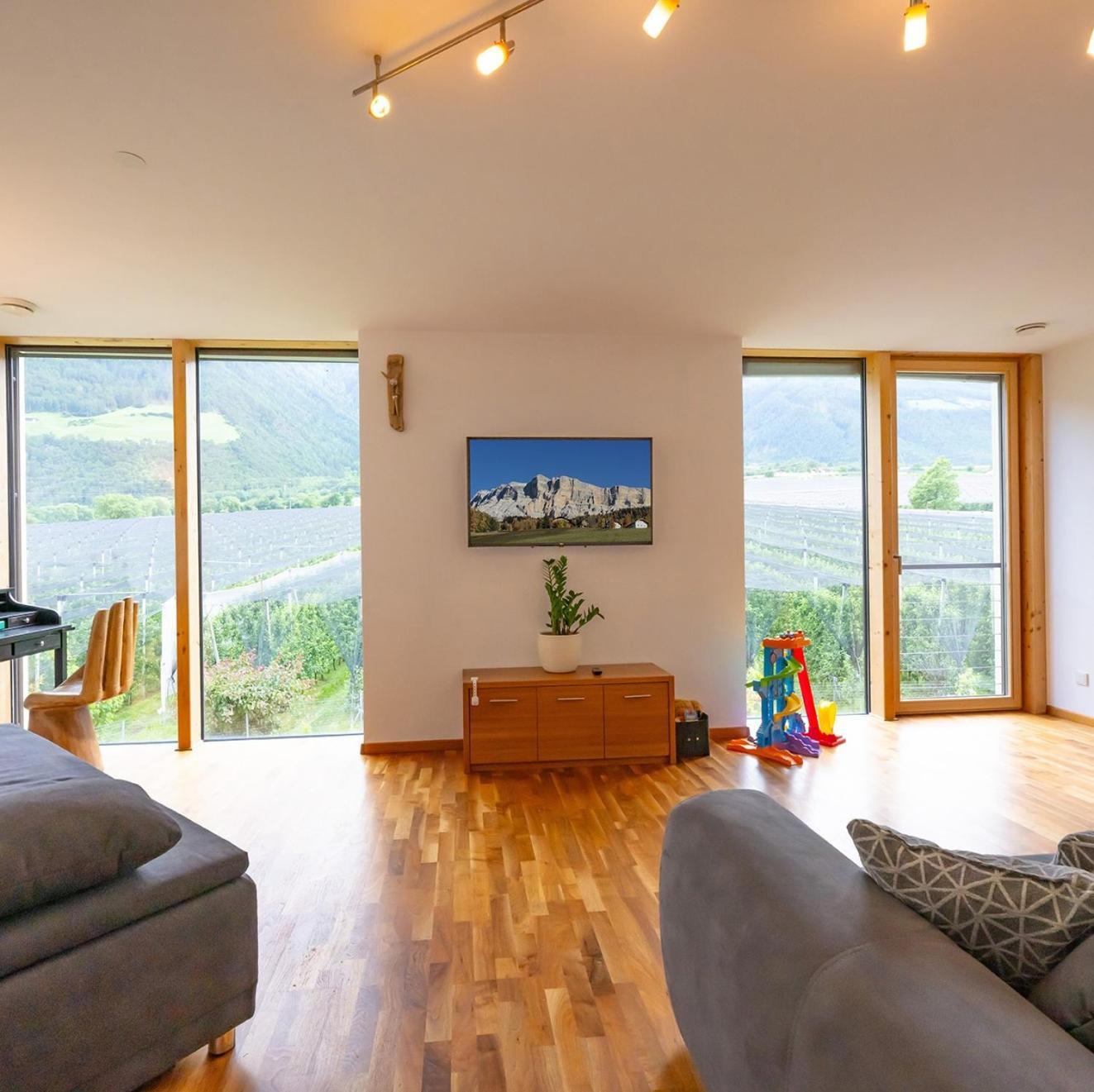 Biohof Gala Apartment นาตูร์โน ภายนอก รูปภาพ